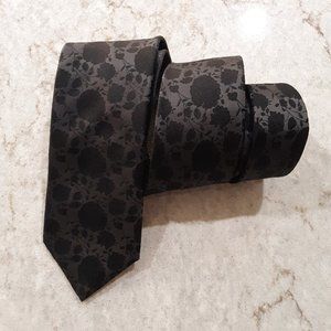 Bugatchi Tie 100% Silk Black on Black Floral